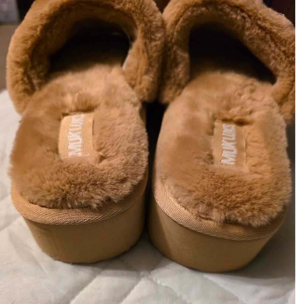 MUK LUKS Women's Kirstey Platform Slide Slippers – Cozy Faux Fur Comfort - Picture 3 of 8